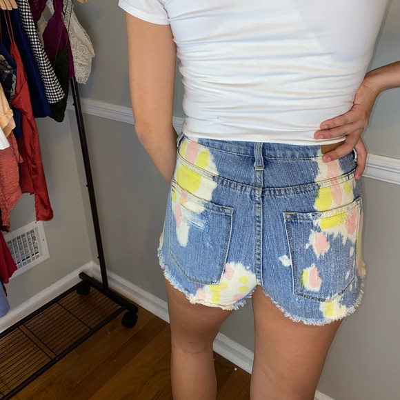 BDG URBAN OUTFITTERS  HIGH WAISTED PAINTED SHORTS - Picture 3 of 3